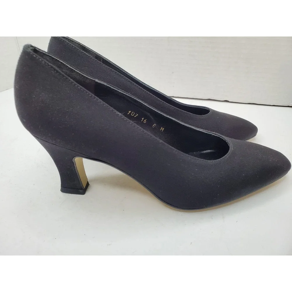 Bandolino Candy Womens Pump Dress Shoe Black Fabric &Leather 2-1/4 Heels Size 6M